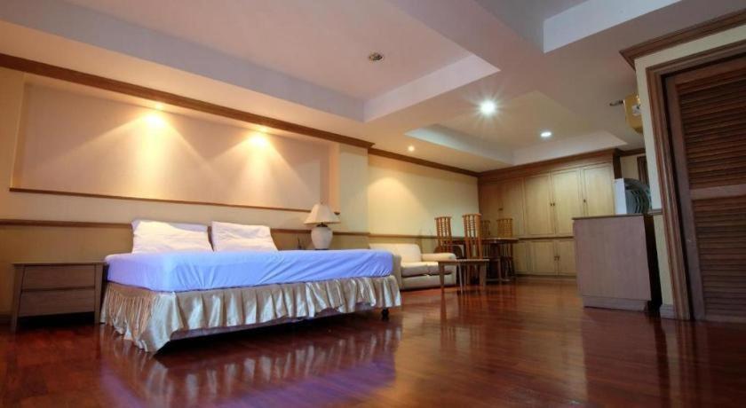 Alameda Suites Hotel Бангкок Экстерьер фото